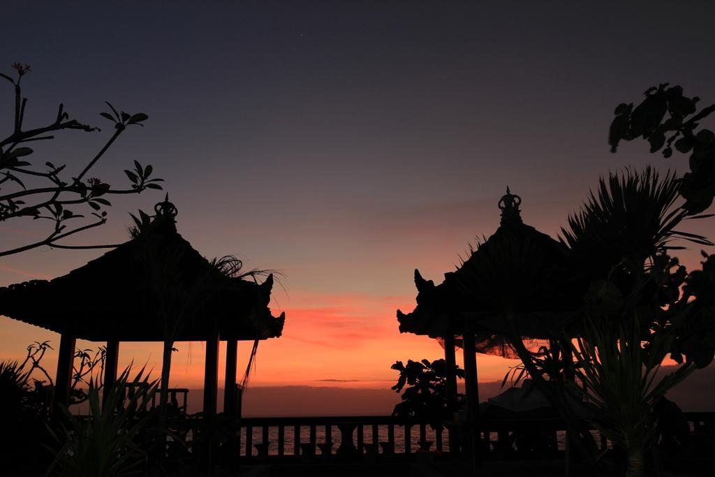 Готель Dodol Lembongan Cliff Sunset Нуса-Лембонган Екстер'єр фото